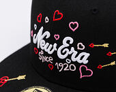 Kšiltovka New Era - Vday Scribble 59FIFTY - Black / White / Scarlet