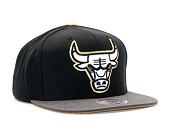 Kšiltovka Mitchell & Ness Gold Tip SB NBA Chicago Bulls Black/Gold Snapback