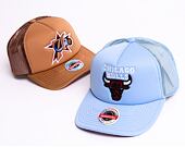 Kšiltovka Mitchell & Ness Keep On Truckin Trucker Chicago Bulls Light Blue