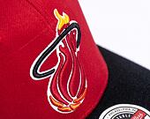 Kšiltovka Mitchell & Ness Team 2 Tone 2.0 Stretch Snapback Hwc Miami Heat Red / Black