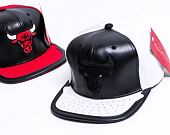 Kšiltovka Mitchell & Ness Day One Snapback Chicago Bulls White / Black