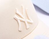 Dámská Kšiltovka New Era - MLB League Essential 9FORTY Trucker - NY Yankees - Cream