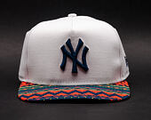 Kšiltovka New Era Sunny Snap New York Yankees White/Mixed Pattern 9FIFTY Snapback