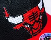 Kšiltovka Mitchell & Ness 8 Bit XL Classic Red Chicago Bulls Black