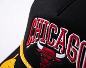 Kšiltovka Mitchell & Ness NBA Gold Leaf Trucker Bulls Black