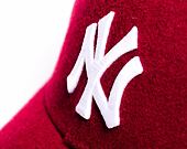 Kšiltovka New Era 9FORTY MLB Melton Wool Essential New York Yankees Cardinal / White