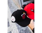 Kšiltovka Mitchell & Ness - Chicago Bulls - Kicking Wool Pro Strapback - Red