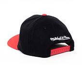 Kšiltovka Mitchell & Ness Chicago Bulls Arched Script 2 Tone 110 Snapback Black / Red