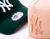 Dámská Kšiltovka New Era - MLB League Essential 9FORTY Trucker - NY Yankees - Light Pink