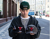Kšiltovka Mitchell & Ness  - NBA Born To Win - Pro Pinch Snapback - Chicago Bulls - Grey