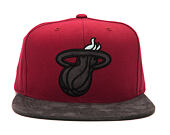 Kšiltovka Mitchell & Ness Dark Agent Miami Heat Red Snapback
