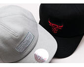 Kšiltovka Mitchell & Ness Throwback Chicago Bulls Black Snapback