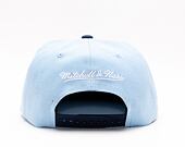 Kšiltovka Mitchell & Ness LOGO BILL SNAPBACK University Of North Carolina LIGHT BLUE/BLUE