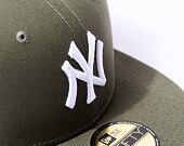 Kšiltovka New Era - MLB Essential 59FIFTY - NY Yankees - New Olive / White
