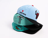 Kšiltovka Mitchell & Ness - In The City - NBA - Chicago Bulls - Light Blue